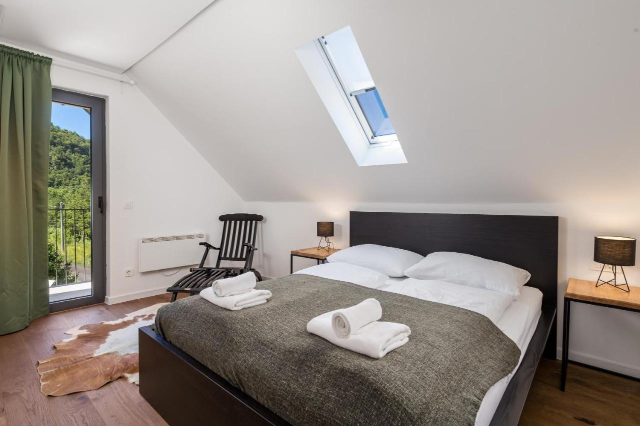 Modern Alpine Monsalbius Chalet Baske Ostarije Buitenkant foto