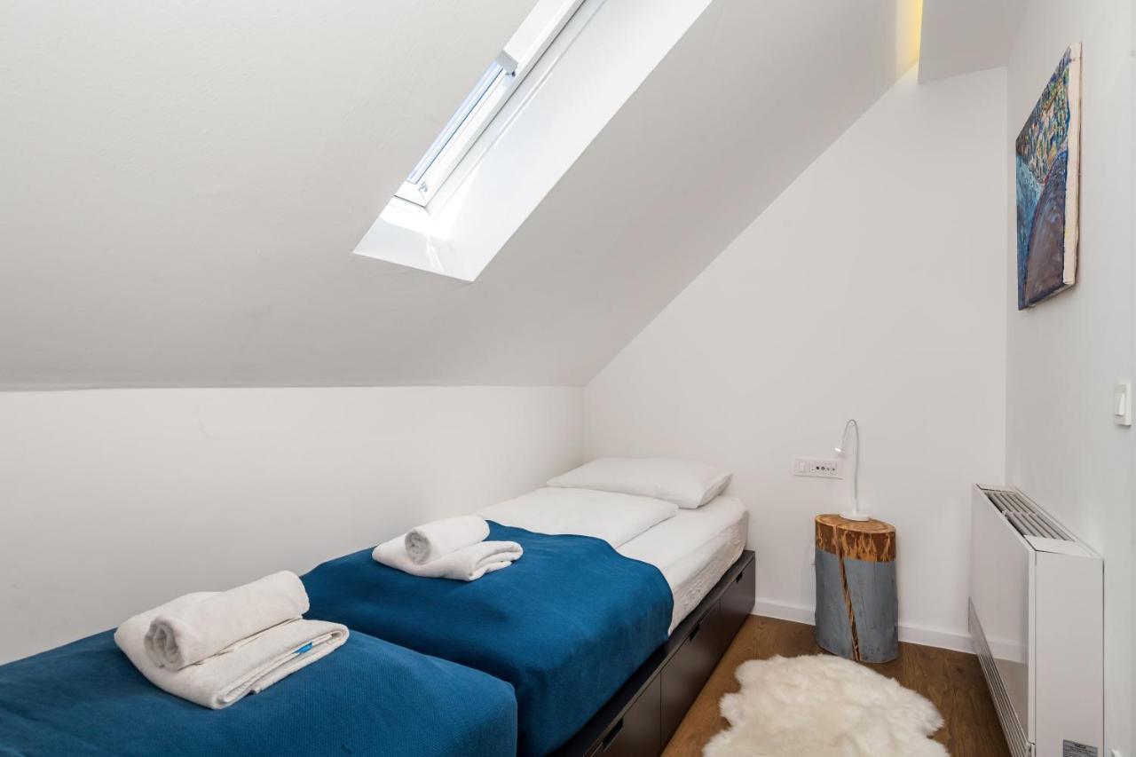 Modern Alpine Monsalbius Chalet Baske Ostarije Buitenkant foto