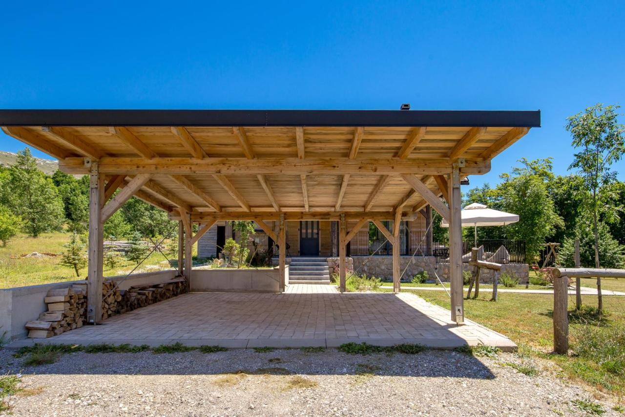 Modern Alpine Monsalbius Chalet Baske Ostarije Buitenkant foto