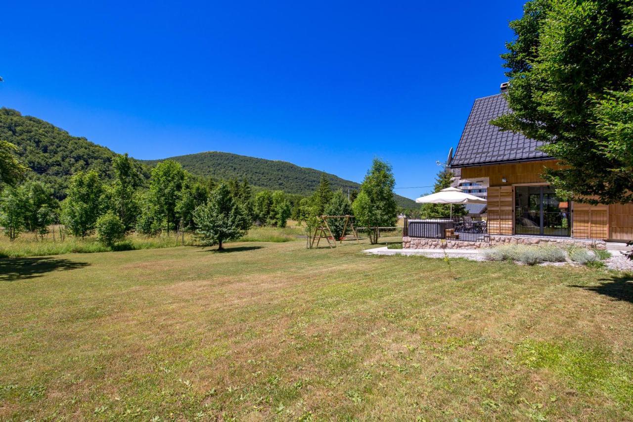 Modern Alpine Monsalbius Chalet Baske Ostarije Buitenkant foto